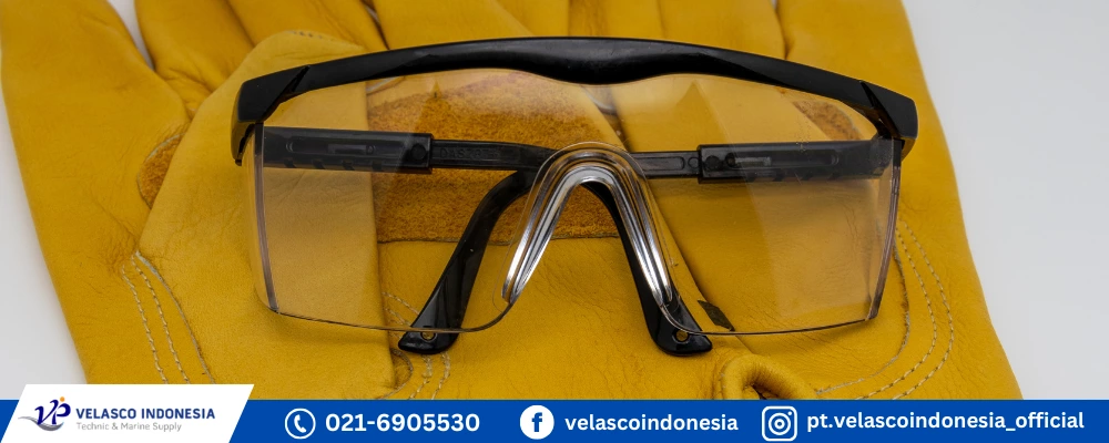 Jenis Kacamata Safety Kerja dan Kegunaannya di Industri