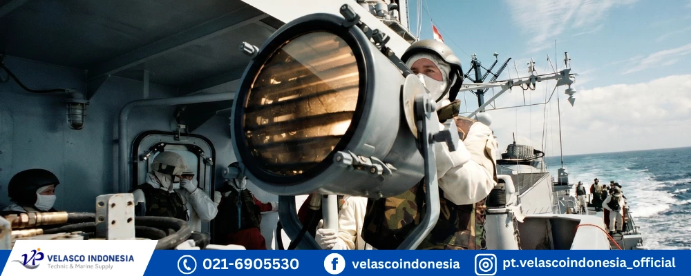 Mengenal Lampu Aldis sebagai Alat Komunikasi Kapal